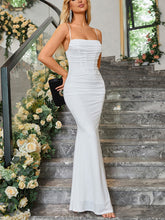 Vintage Maxikleid mit eckigem Ausschnitt, gerüschtem Korsett und Fischschwanz - Weiß